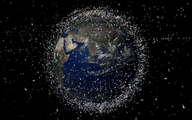 Le nombre de satellites augmente tous les ans et inquiète les agences spatiales car les débris deviennent dangereux